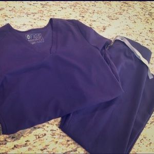 XS purple FIGS scrub set!